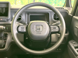 インテリアに合わせたデザインのステアリングは、運転される方のことも考え、運転しやすい形状、大きさです。是非一度、実際に触ってお確かめください。