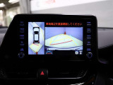 パノラミックビューモニター付きです。車両を上から見たような映像をディスプレイオーディオ画面に表示。運転席からの目視だけでは見にくい、車両周辺の状況をリアルタイムでしっかり確認できます。