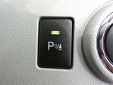 クリアランスソナー付き。ピッピッピとブザーでお知らせ!曲がり角や壁際に駐車する時に便利ですね♪