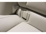 「ISOFIX]対応のためチャイルドシート脱着時に傷付けない様に、また取付し易いよう工夫されています