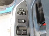 ドアミラーは電動格納式です。