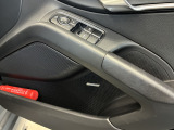 オプション設定の電動格納式ドアミラーが装着されておりますので機械式駐車場や機械式洗車機も不便なくご使用いただけます