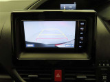 バックモニターを装備しています。車庫入れ時等に車両後方が確認出来るのでとても便利です。