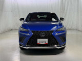スピンドルグリルがレクサスらしさを強調します。