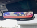 【デジタルインナーミラー】後席の大きな荷物や同乗者で後方が確認しづらい時でも安心!カメラが撮影した車両後方の映像をルームミラー内に表示。クリアな視界で状況の確認が可能です!
