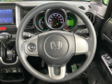 【ステアリングスイッチ】運転中、前方から目線をそらすことなく、オーディオ等の操作が可能な便利機能!安心&快適なドライブを演出してくれます♪