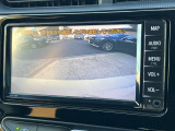 【バックカメラ】駐車時に後方がリアルタイム映像で確認できます。大型商業施設や立体駐車場での駐車時や、夜間のバック時に大活躍!運転スキルに関わらず、今や必須となった装備のひとつです!