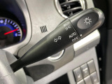 【オートライト】周りの明るさに応じて自動でヘッドライトの点灯・消灯ができる機能です!ライトの付け忘れ・消し忘れなどが無くなり、雨の日や夕方の走行も安心!トンネル通過時も便利ですね♪