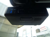 運転状況を、映像と音で記録するドライブレコ-ダ-。お問い合わせは03-5672-1023へ