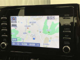 純正ナビを装備。タッチパネル式で使いやすく、お出かけもラクラクです。