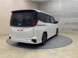 「中古車ハイブリッド保証」付き。ハイブリット機構を無償で保証します。保証期間は初度登録年月から10年目まで、または3年間の長い方。但し累計走行距離が20万km以内。