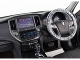 使いやすさや安全性を追求したステアリング周り!高級車ゆえにスイッチ類が多いのも特徴ですね!考え尽くされた配置ですぐに使いこなす事が出来ますのでご安心下さい!是非、体感してみて下さい!!
