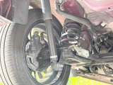 お車を安心してお乗りいただく為には、足回りの定期点検が欠かせません。サービスサポート(有償保証)では無料点検もご提供しており、安心のカーライフをお過ごしいただけるサポート体制が整っています。