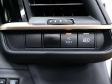 オートマチックハイビームとは、先行車や対向車のライトを認識し、ハイビームとロービームを自動で切り替える機能です。夜道の視界を確保します。詳細は販売店スタッフまでおたずねください。
