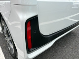 【安全装備】パーキングセンサーが付いておりますので後退時などに車両に障害物が接近するとお知らせしてくれます。便利な機能です