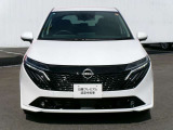衝突軽減ブレーキ、車線逸脱警報、フロント&バックソナー、踏み間違い防止アシスト。安全装備充実。