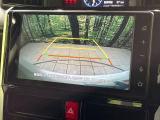 【バックカメラ】駐車時に後方がリアルタイム映像で確認できます。大型商業施設や立体駐車場での駐車時や、夜間のバック時に大活躍!運転スキルに関わらず、今や必須となった装備のひとつです!