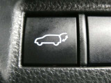 後ろが狭くてもサッと積める。途中で止められる安心のバックドア。後ろの駐車スペースが狭い時に重宝しますよ♪