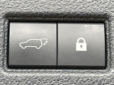【パワーバックドア】スマートキーや運転席のボタンを押すだけでリアゲートが自動で開閉します!荷物を持っている時や、高い位置にあるバックドアを閉める際に便利な機能です♪