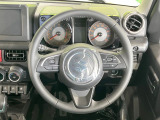 【純正革巻きステアリング】上質な革を使用することで、手にしっかり馴染みとても運転しやすいハンドルです♪