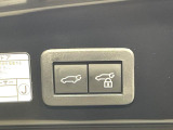 【パワーバックドア】スマートキーや運転席のボタンを押すだけでリアゲートが自動で開閉します!荷物を持っている時や、高い位置にあるバックドアを閉める際に便利な機能です♪