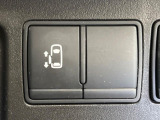 【パワースライドドア】スマートキーや運転席のスイッチでスライドドアの開閉が可能♪電動だから力を入れてドアを開ける必要が無く、小さいお子様でも、重い荷物を持っている時もラクに開け閉めできます♪