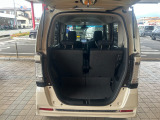 広い開口部のトランクなら、ついつい買い物しすぎちゃっても楽々荷物が積めちゃいます♪