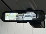 バックミラーに前後左右見下ろしのモニター表示で、バック時の障害物もしっかり見えます!
