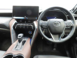 ぜひ展示車の運転席に座ってみてください。