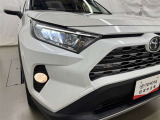 LEDヘッドライトです。デザイン性がよくとても明るいので、夜間の走行や悪天候でも安心です。しかも長寿命!