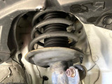 お車を安心してお乗りいただく為には、足回りの定期点検が欠かせません。サービスサポート(有償保証)では無料点検もご提供しており、安心のカーライフをお過ごしいただけるサポート体制が整っています。