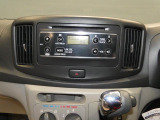【音楽と一緒に】CDチューナーでお好みの音楽を流しながら、車内を自分だけの空間に。毎日のドライブがより一層心地よい時間になります。