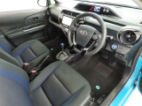 シンプルで使いやすいデザインの運転席です。