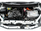 エンジンルームの樹脂部分は丁寧に磨いてツヤをだしています。当社の中古車のエンジンルームクリーニングはとても自信があります★