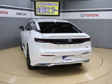 後ろが狭くてもサッと積める。途中で止められる安心のバックドア。後ろの駐車スペースが狭い時に重宝しますよ♪
