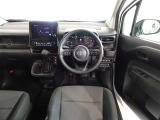 視界良好、操作しやすい運転席です。