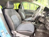 運転席シート廻りは使用感も少なく、良好な状態となっています。前オーナー様が丁寧に使っていたことがよくわかりますね。
