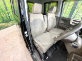 運転席シート廻りは使用感も少なく、良好な状態となっています。丁寧に使われていたことがよくわかりますね。
