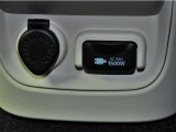 100V・1500W電源コンセント装備。アウトドアや停電等の非常時には電源としても使えますので、あると便利な装備ですね!