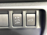 【パワーバックドア】スマートキーや運転席のボタンを押すだけでリアゲートが自動で開閉します!荷物を持っている時や、高い位置にあるバックドアを閉める際に便利な機能です♪