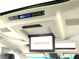 【電動後席モニター】JBLサウンド専用!電動開閉後席フリップダウンモニターです。5.1chサウンド対応、17スピーカーの専用音響システムとなり、人気の装備になります。