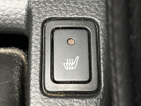 【シートヒーター】寒い日に重宝するシートヒーター!エアコンより早く温まってくれるので寒がりの人も安心ですね♪エアコンの温風は乾燥するから苦手、という方にもをおすすめです。