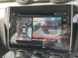 パノラミックビューモニターで、後方と全体を確認しながら安心して駐車することができます