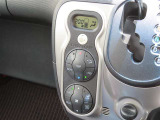 オートエアコンで車内はいつでも快適です♪