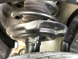 お車を安心してお乗りいただく為には、足回りの定期点検が欠かせません。サービスサポート(有償保証)では無料点検もご提供しており、安心のカーライフをお過ごしいただけるサポート体制が整っています。