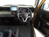 視界良好、操作しやすい運転席です。