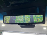 【デジタルインナーミラー】後席の大きな荷物や同乗者で後方が確認しづらい時でも安心!カメラが撮影した車両後方の映像をルームミラー内に表示。クリアな視界で状況の確認が可能です!
