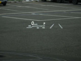 カラーヘッドアップディスプレイ付き。少ない視線移動で情報を確認できるので、運転の疲労軽減に繋がりますよ♪