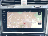 スマートフォン用アプリ[Apple CarPlay][Android Auto]対応の純正ナビ Discover Pro を装備、ラジオのほか、USB、Bluetoothハンズフリー通話にも対応。