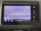 便利な3ビュー切り替え、ガイド線表示付きのバックカメラです。後退時、後方の視界をサポートします